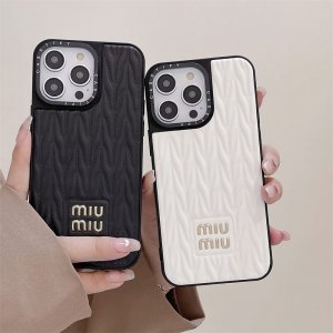 人気 MIUMIU / ミュウミュウ 携帯電話 ケース iPhone 15/15 Pro/15 Pro Max/14/14 Plus/14 Pro/14 Pro Max/13/13 Pro/13 Pro Max/12/11/MAX ケース ファッション ブランド 男女兼用[#case202301093]